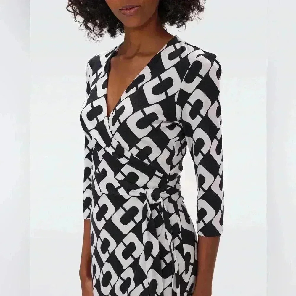 Diane von Furstenberg Vintage Julian 100% Silk Jersey Wrap Dress Chain Link SZ 6 - Picture 4 of 11